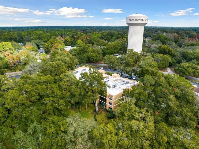 Building Photo - 610 Cranes Way