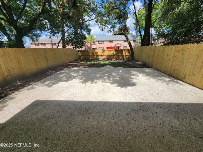 Building Photo - 3510 Rain Forest Dr W