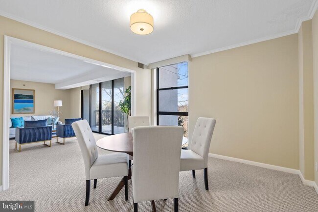 Building Photo - 1016 S Wayne St