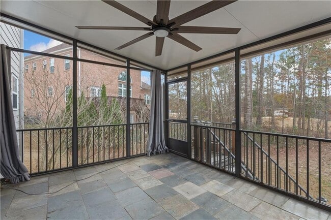 Building Photo - 130 S Links Dr