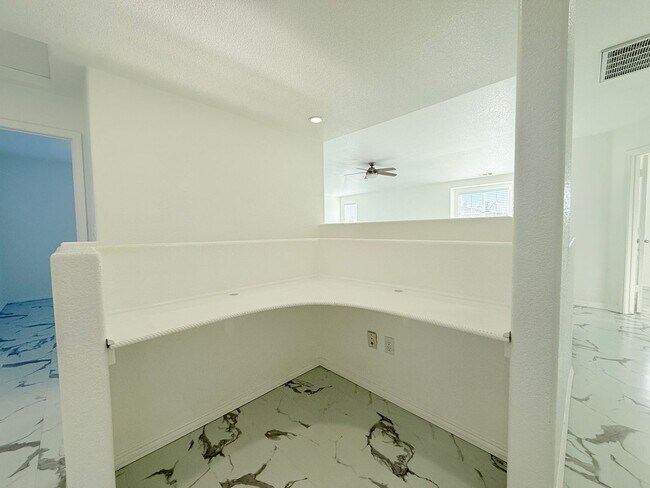Building Photo - 2023 San Antonio Ct
