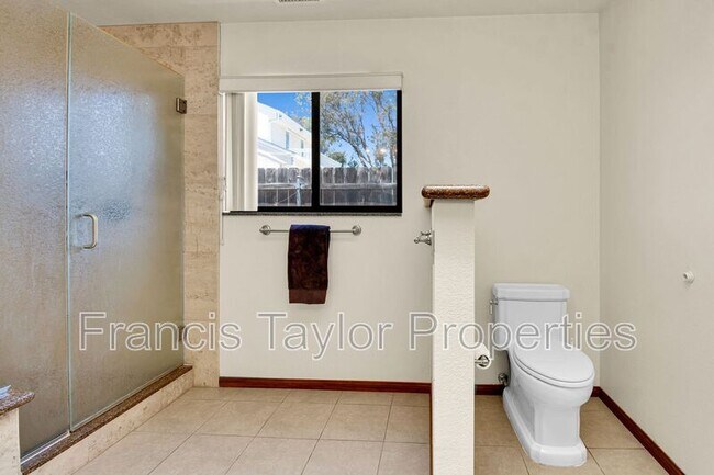 Building Photo - 749 Flagstone Ct
