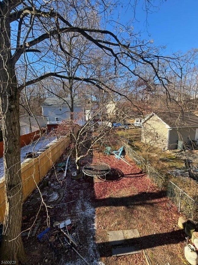 Building Photo - 83 Arch St