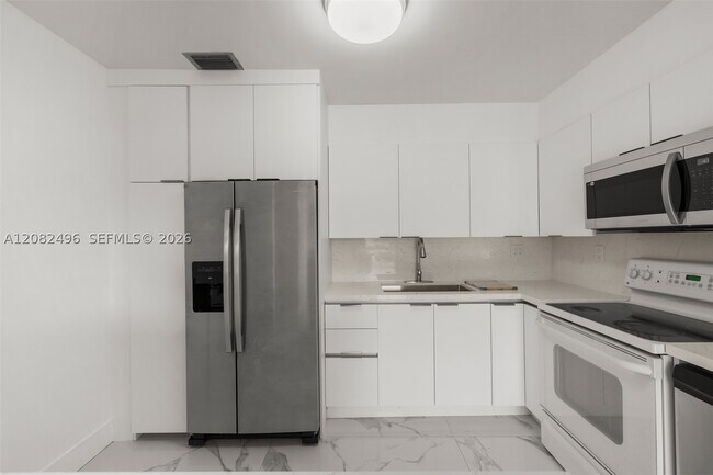 Building Photo - 1284 W 44th Pl
