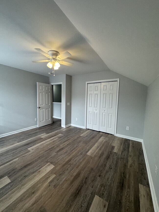 Building Photo - 4529 Farm Lake Dr