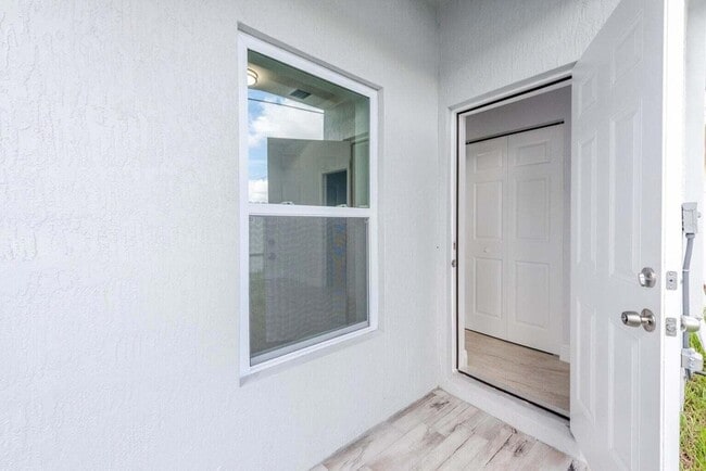 Building Photo - 2831 Saranac Ave