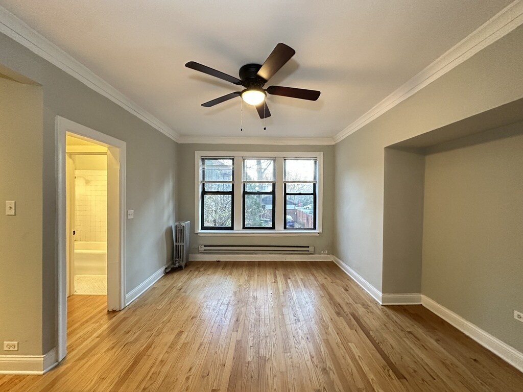 Building Photo - 4619 N Paulina St