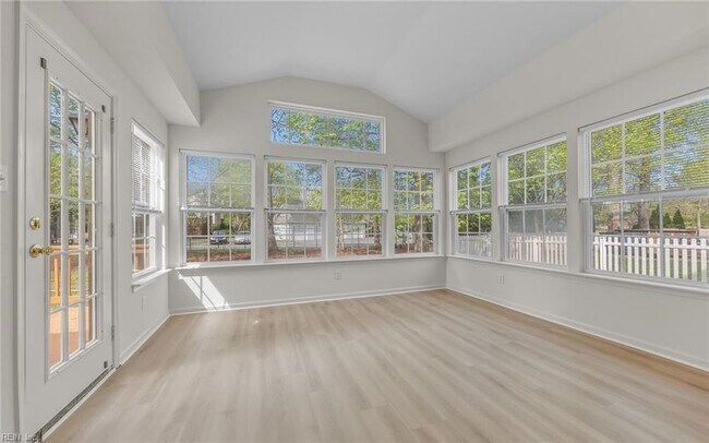 Building Photo - 310 Canaan Cir