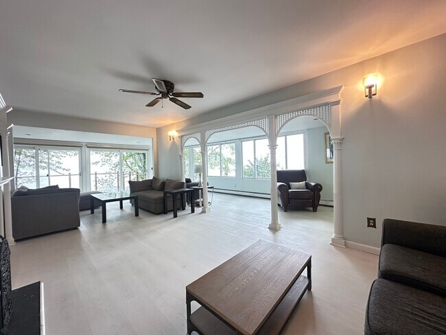 Building Photo - 2 Narragansett Ave