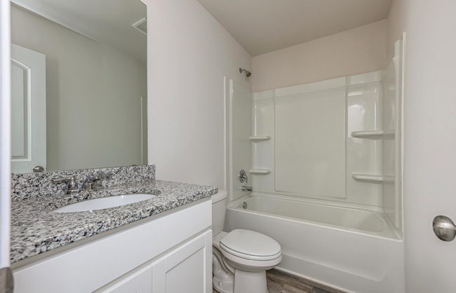 Building Photo - Charming 4BR, 2.5 BA home in Duncan SC is ...