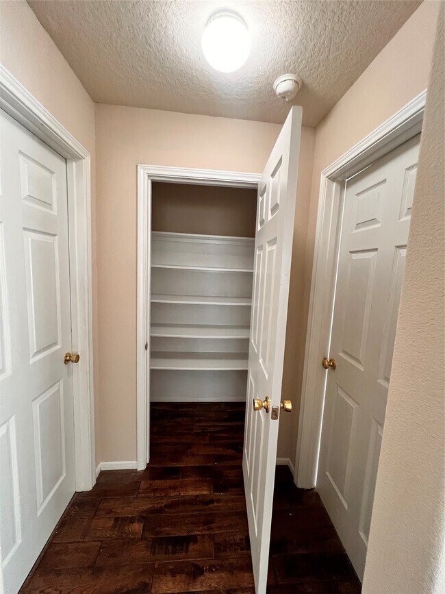 Building Photo - 4815 Wilderness Glen Ct