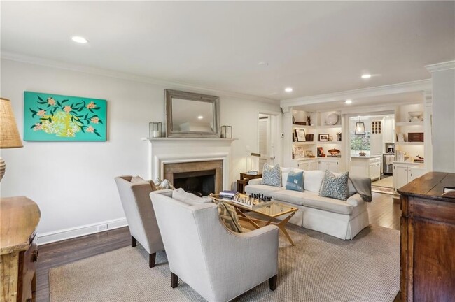 Building Photo - 2415 Oldfield Rd NW