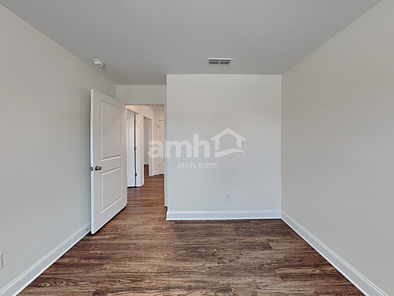 Building Photo - 3272 Brierhill Rd