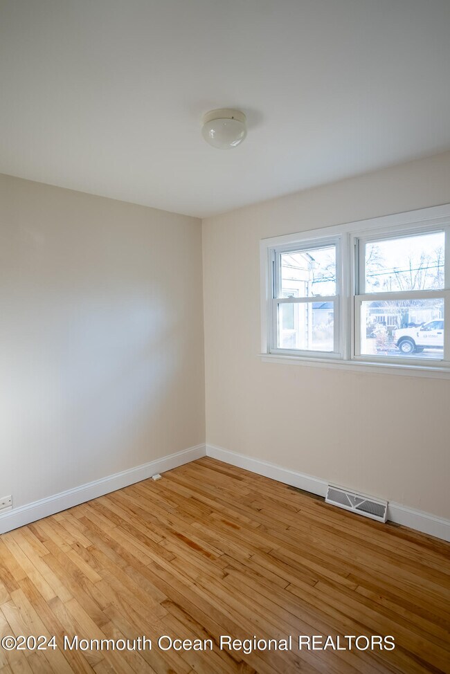 Building Photo - 2243 Edgar Rd