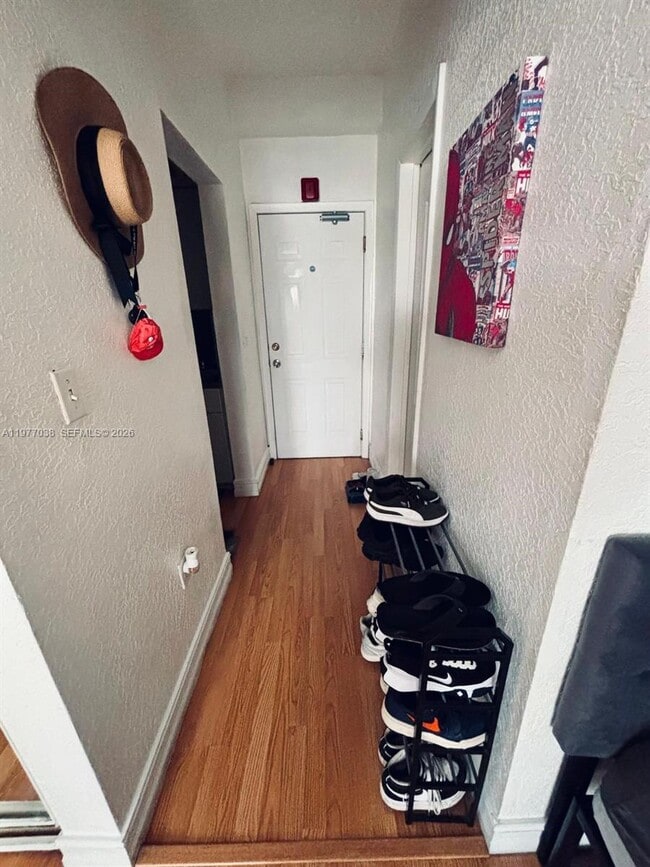 Building Photo - 820 Euclid Ave