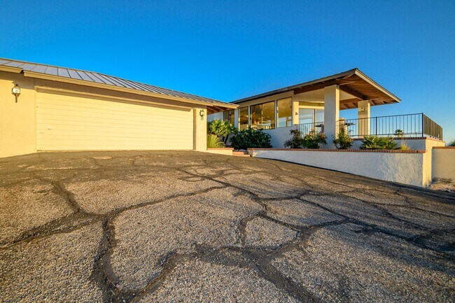 Building Photo - STUNNING HOME WITH BREATHTAKING VIEWS LOCATED AT THE TOP OF CAMPBELL!