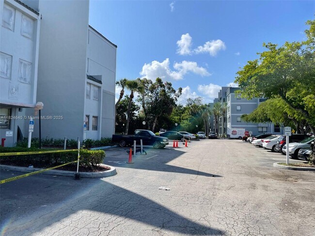 Building Photo - 1750 N Congress Ave