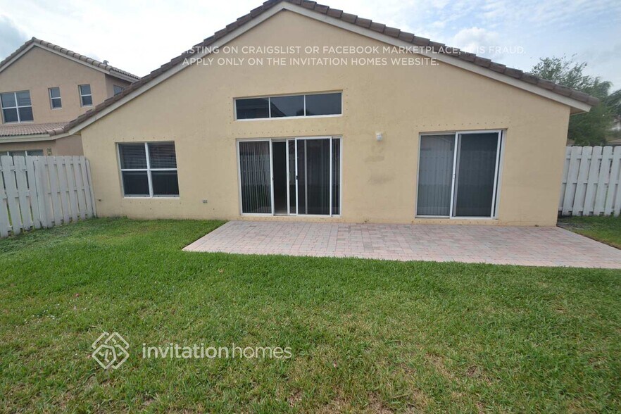 Building Photo - 3746 Torres Cir