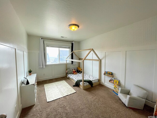 Building Photo - 616 W 4050 N