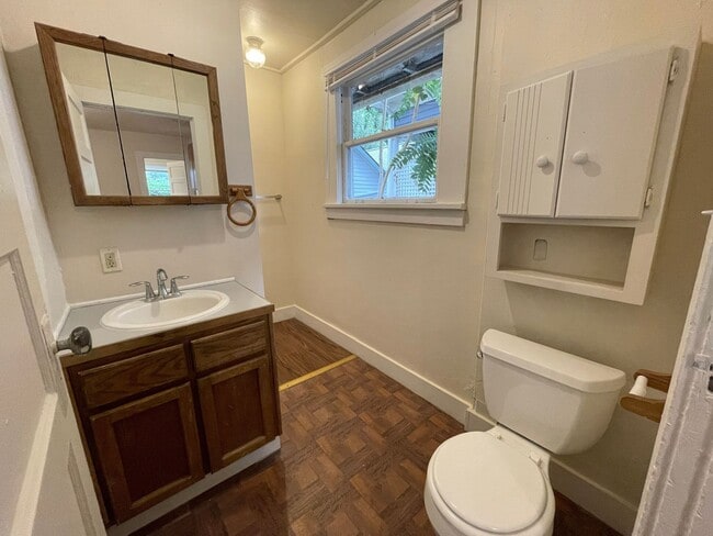 Building Photo - House Near Mississippi Ave with Fenced Yard