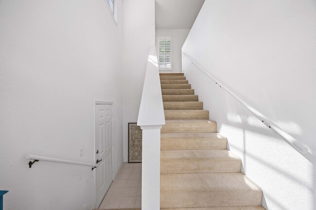 Building Photo - 7050 Barrington Cir