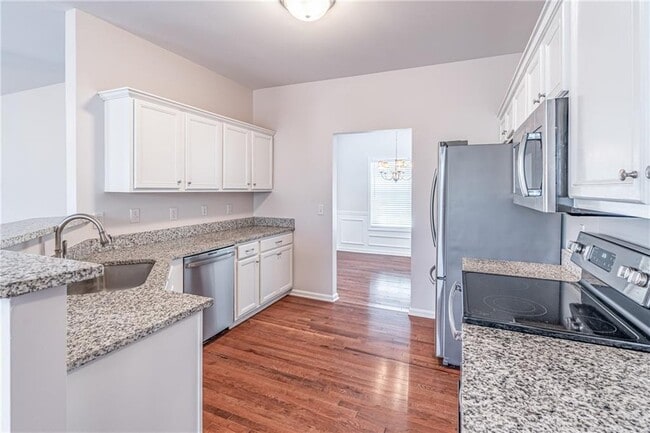 Building Photo - 2849 Suttonwood Way NE