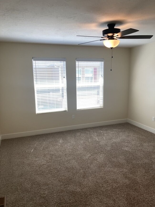 Building Photo - Move-In Discount! 2 Bedroom + Den/Office 2...