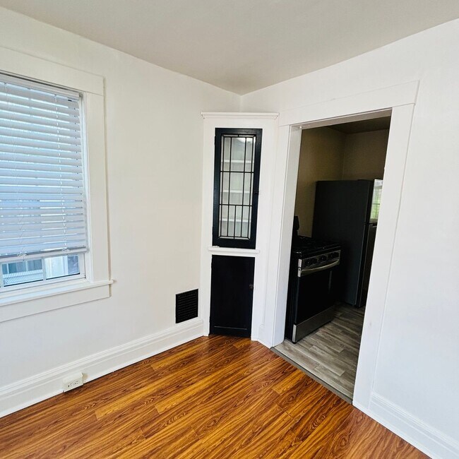 Building Photo - 551 Park Pl