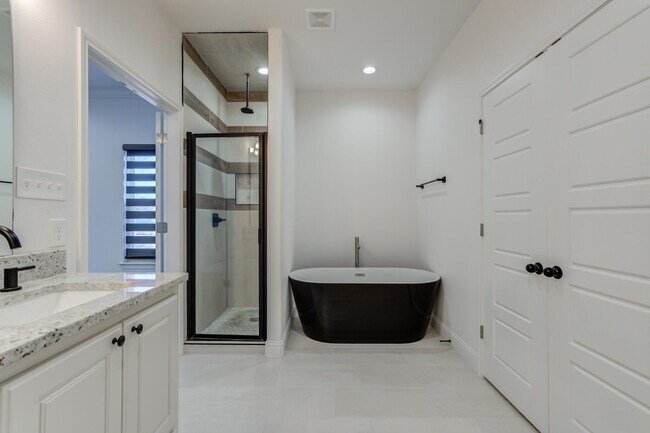 Building Photo - 7001 17th St