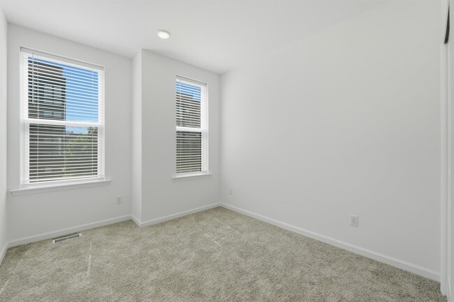 Building Photo - 400 Willow St