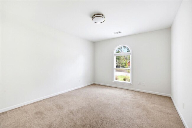 Building Photo - 326 Saybrook Crossing