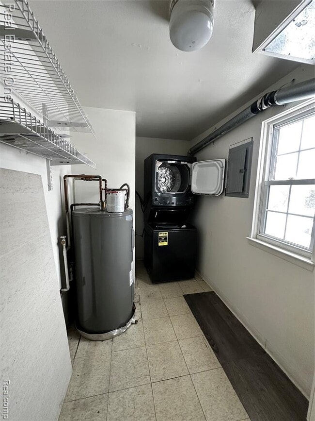 Building Photo - 102 Princeton Dr