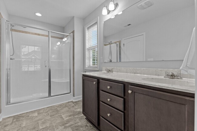 Building Photo - 1145 Camellia Dr