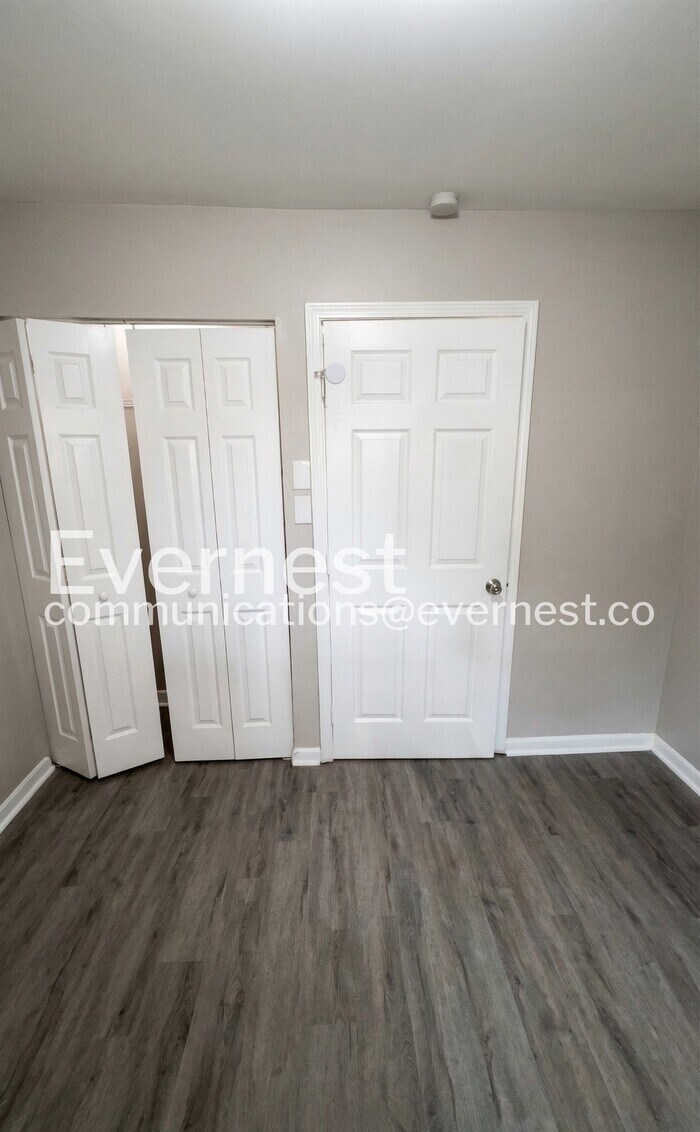 Building Photo - 1689 Thrasher Ct