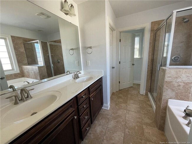 Building Photo - 86 Marquis Dr