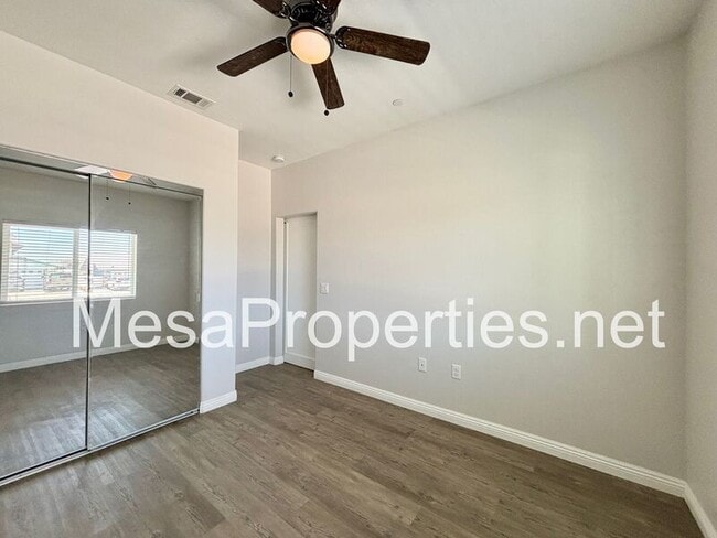 Building Photo - 13555 Sea Gull Dr