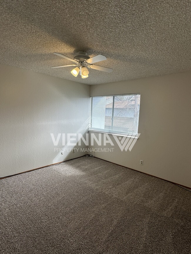 Building Photo - 5066 Greenberry Dr