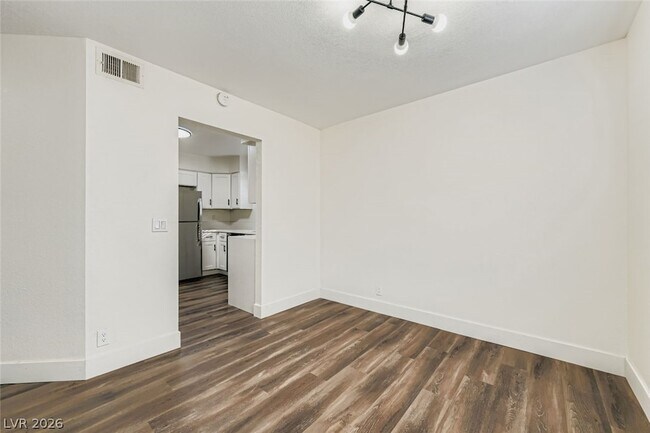 Building Photo - 3151 N Soaring Gulls Dr