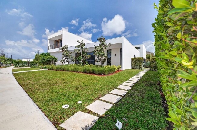 Building Photo - 16709 Botaniko Dr N