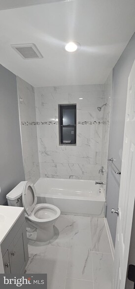 Building Photo - 4934 Just St NE