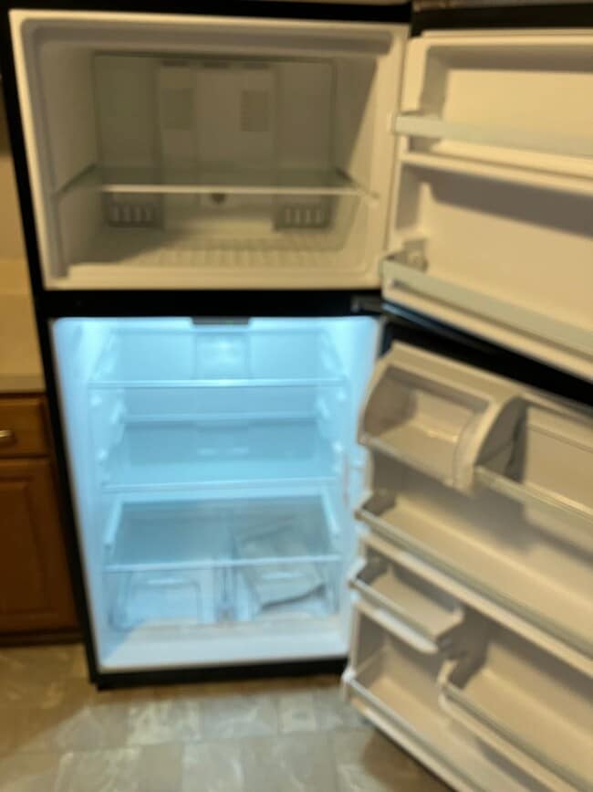 Building Photo - Spacious 4 bedroom 1.5 bath ranch Eastwood