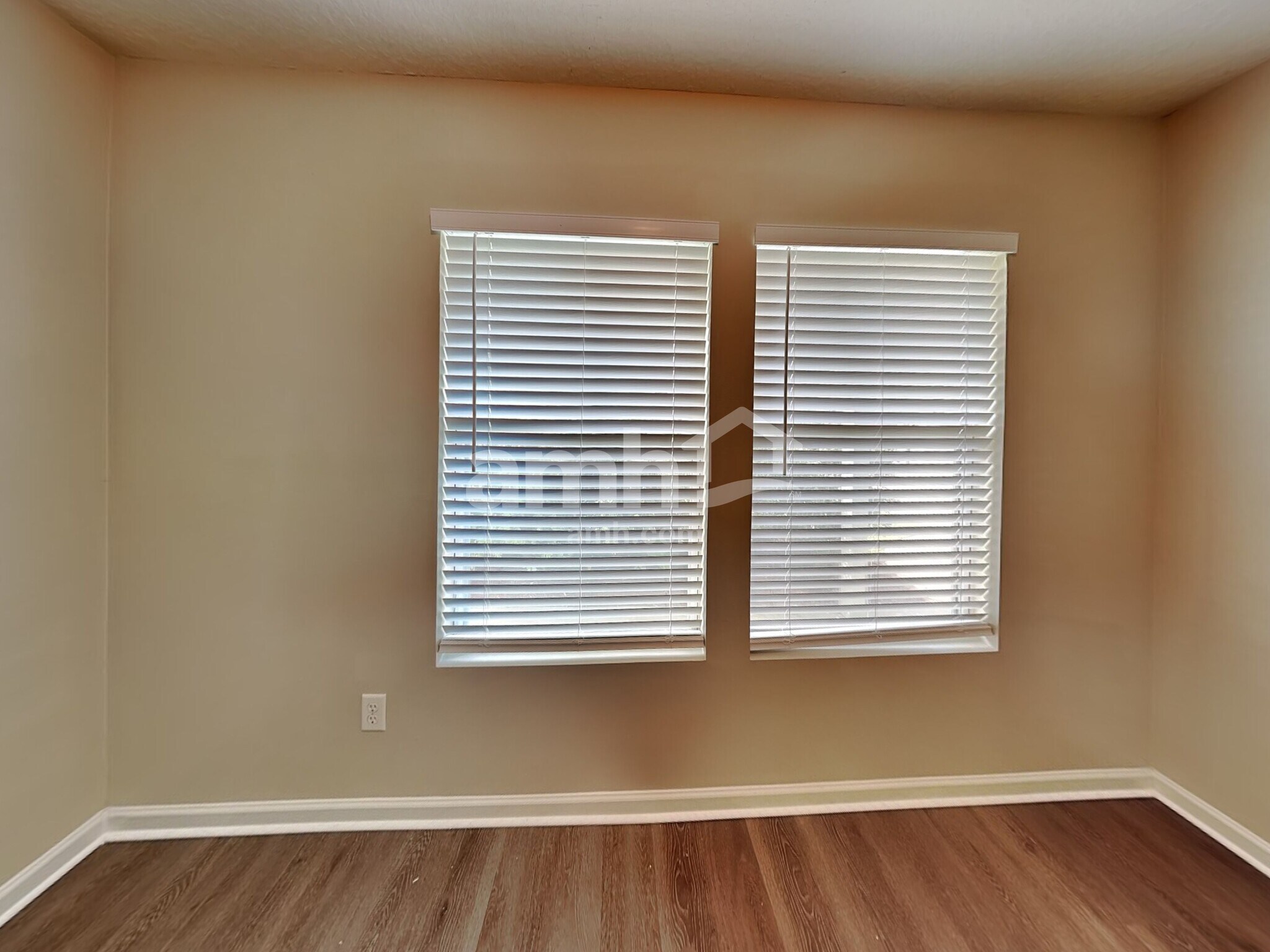 Building Photo - 11869 Hayden Lakes Cir