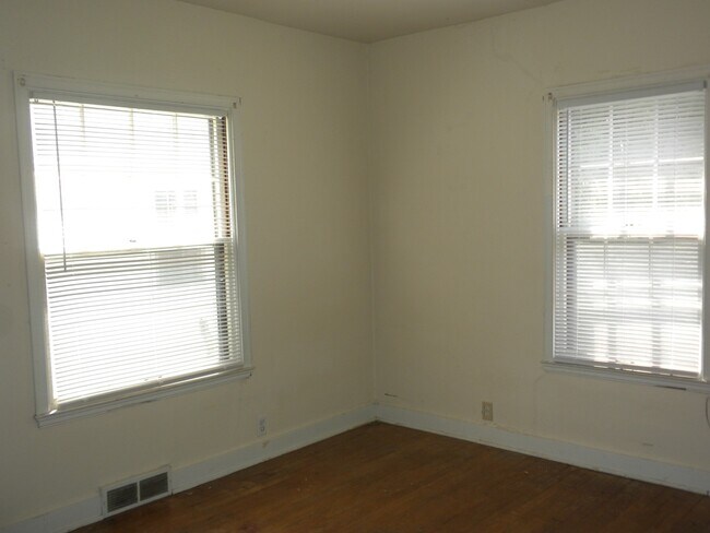 Building Photo - 1414 Anthony St