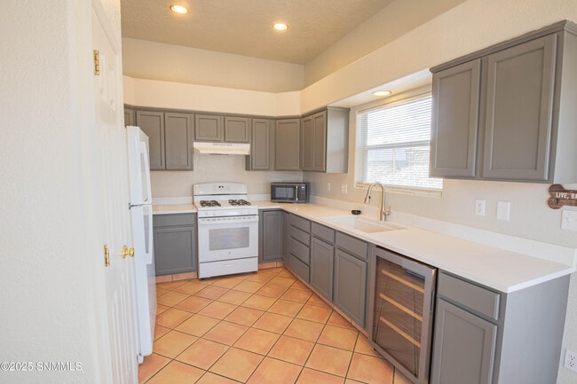 Building Photo - 2656 Bearcat Dr