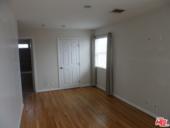 Building Photo - 12566 Woodbine St