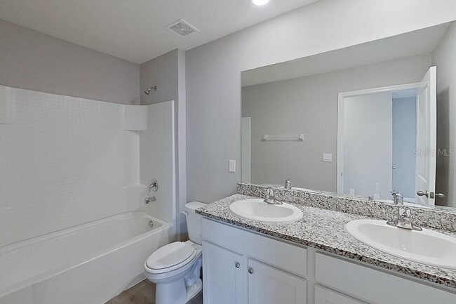 Building Photo - 8716 SW 44th Ct