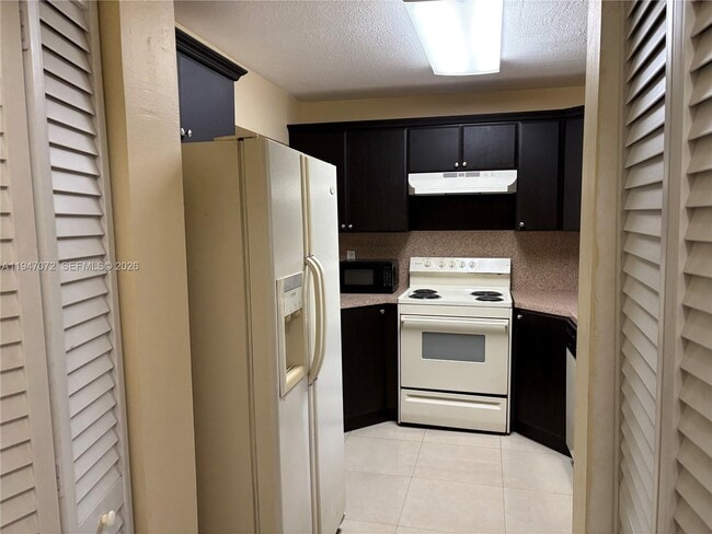 Building Photo - 3610 SW 112th Ave