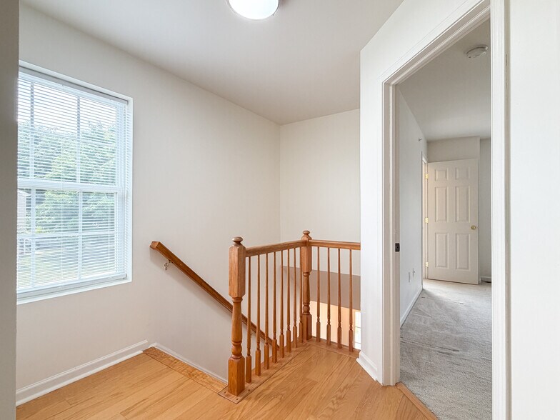 Building Photo - 900 Cadwell Ln