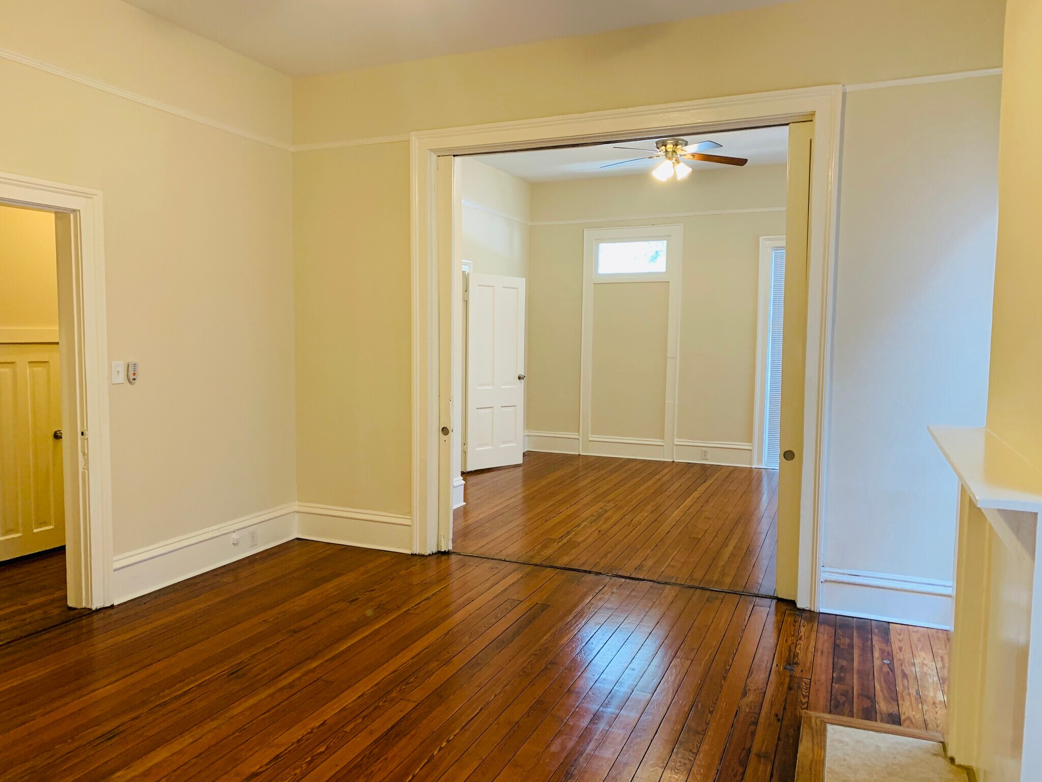 Building Photo - 903 Montgomery St