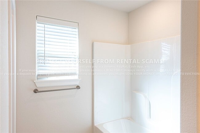 Building Photo - 410 Coconut Ln